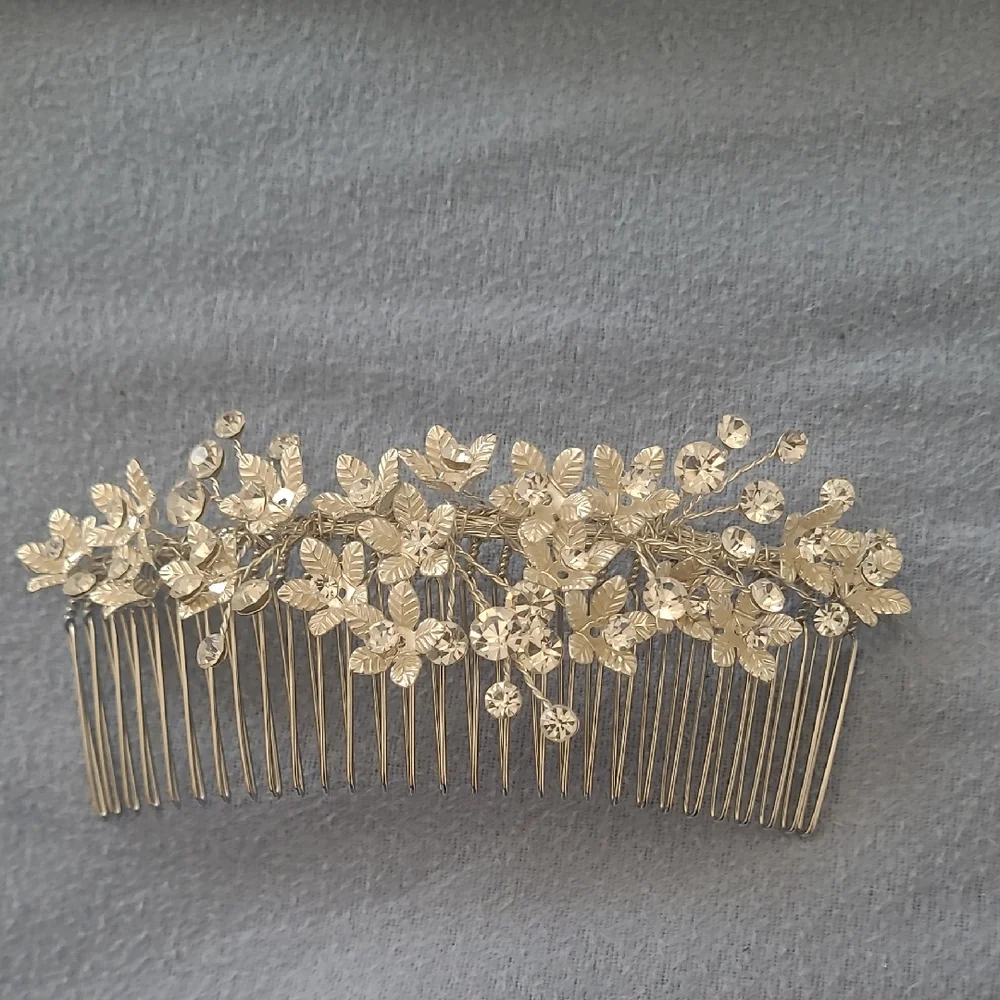 Davids Bridal Silver Floral Hair Comb - Picture 1 of 2